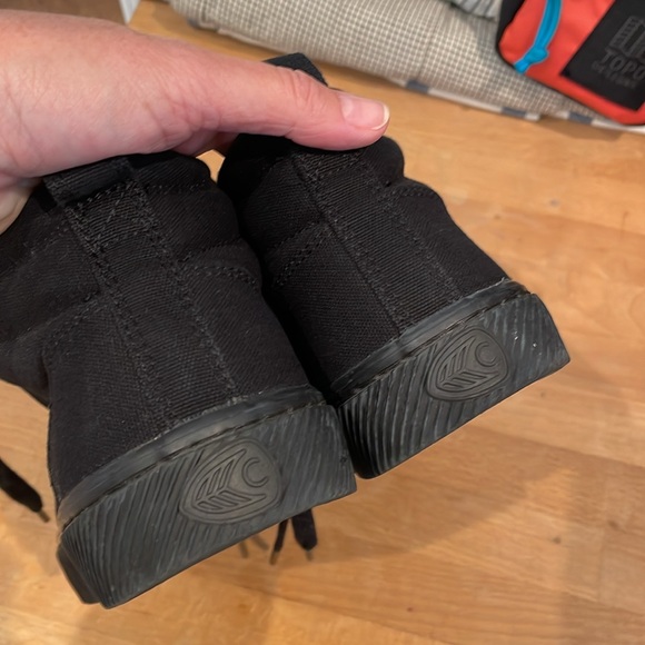 Cariuma All Black Canvas High Sneaker - Picture 8 of 10